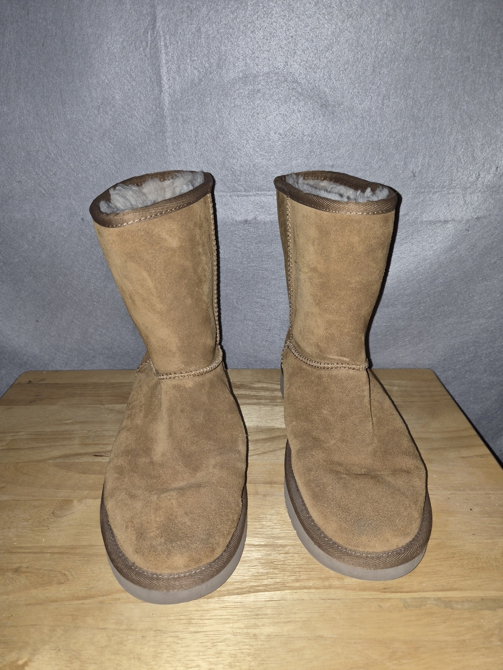 Koolaburra by UGG Classic Short Suede Shearling Boots – Women’s Size 8